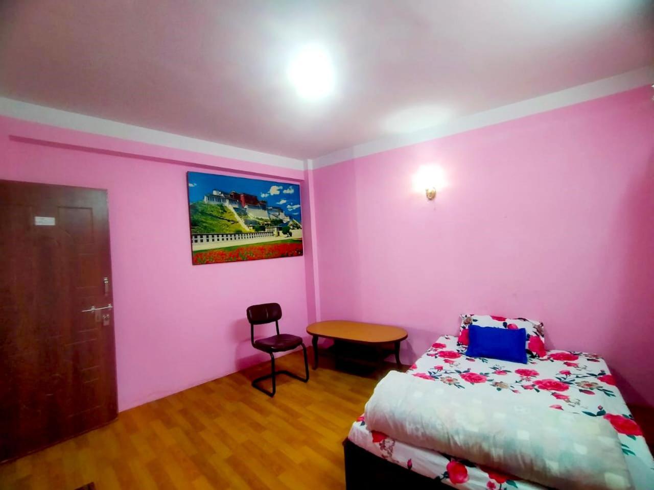 Peace Homestay Kathmandu Bagian luar foto